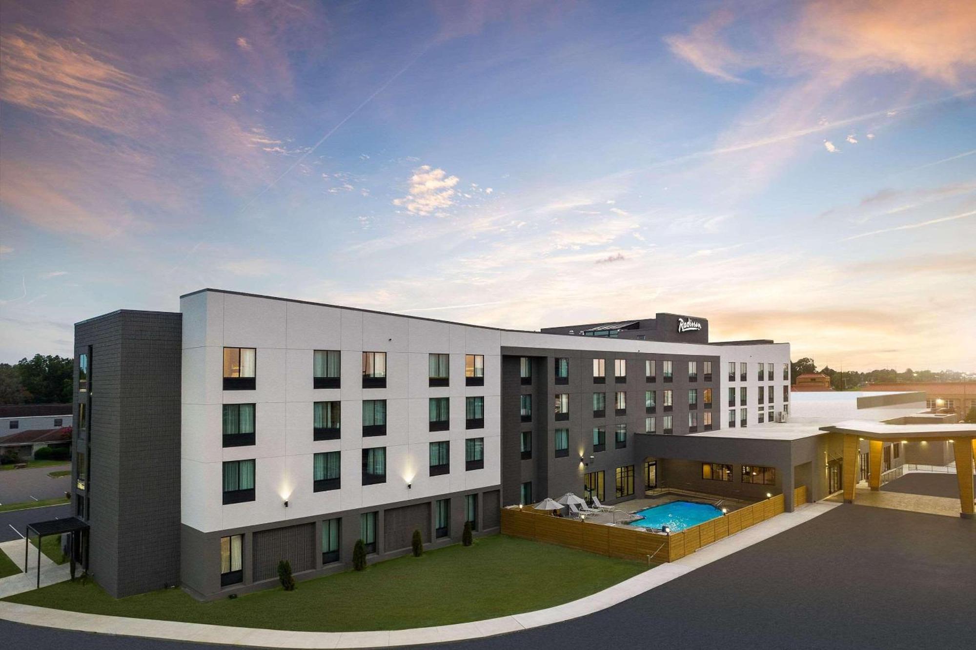 Radisson Hotel West Memphis Exterior photo